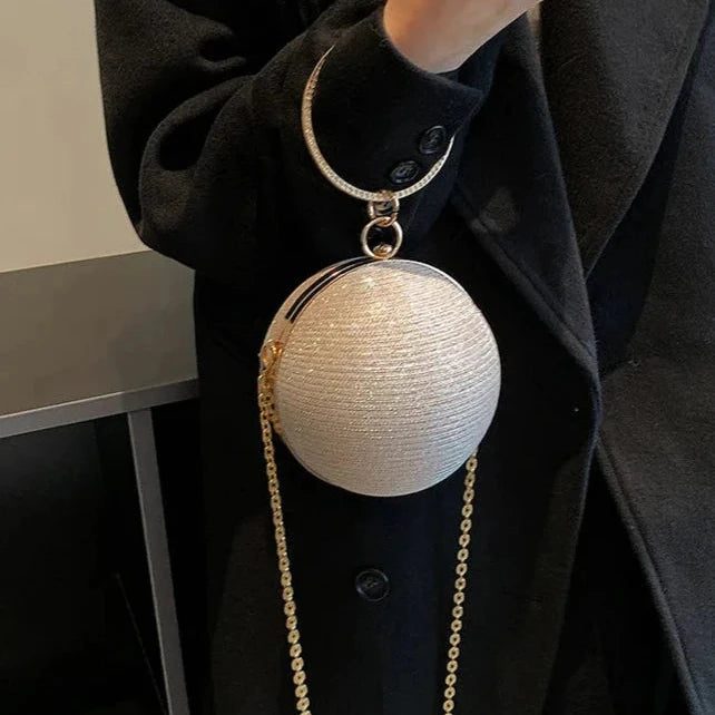 Clutch Redonda com 2 Alças – Bolsa de Tecido Brilhoso com Detalhes Metálicos