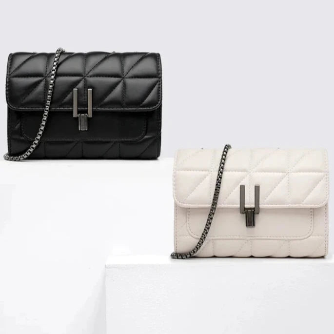 Bolsa de Couro PU com Interior Vermelho e Alça de Metal – Estilo e Sofisticação em Cada Detalhe