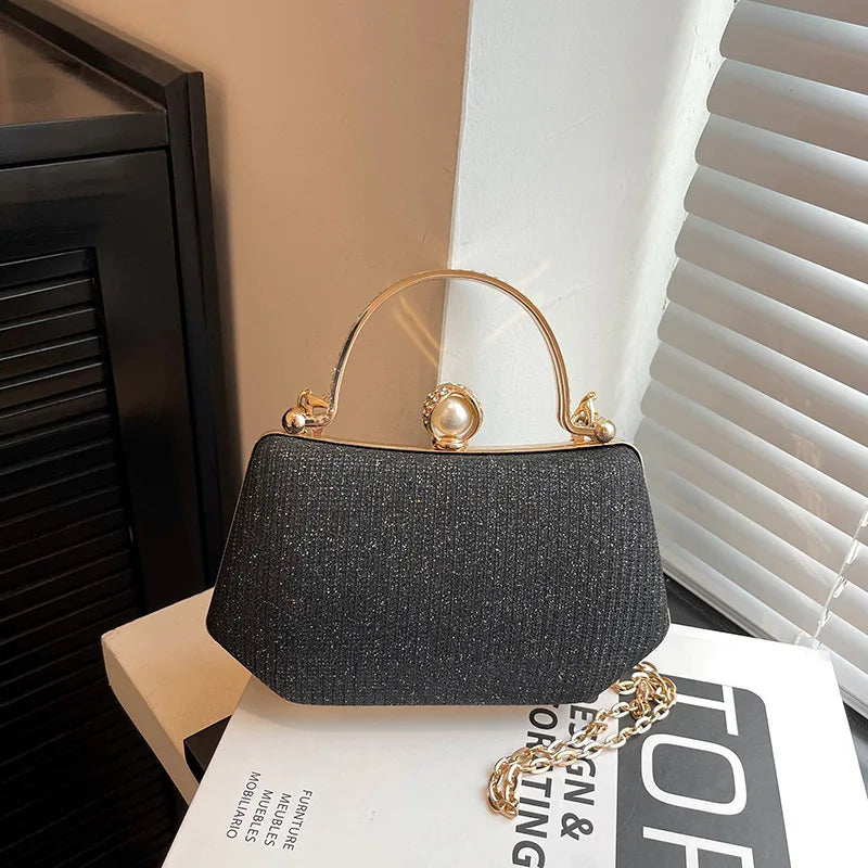 Bolsa de Luxo – Clutch Brilhante com Alça de Corrente