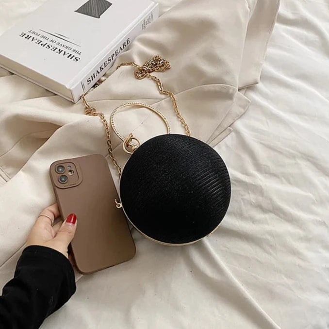 Clutch Redonda com 2 Alças – Bolsa de Tecido Brilhoso com Detalhes Metálicos