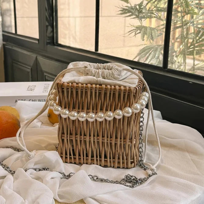 Bolsa de Palha – Estilo Praia com Detalhes em Pérolas