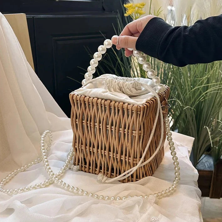 Bolsa de Palha – Estilo Praia com Detalhes em Pérolas