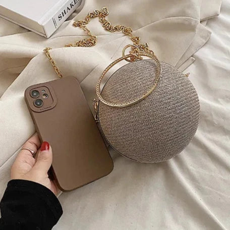 Clutch Redonda com 2 Alças – Bolsa de Tecido Brilhoso com Detalhes Metálicos