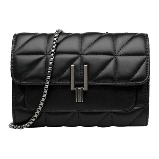 Bolsa de Couro PU com Interior Vermelho e Alça de Metal – Estilo e Sofisticação em Cada Detalhe