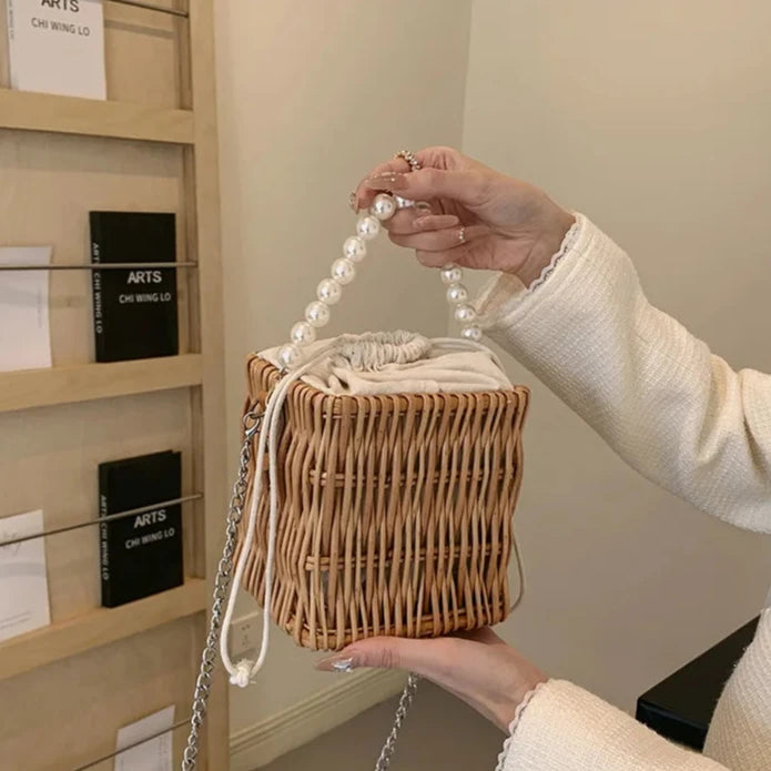 Bolsa de Palha – Estilo Praia com Detalhes em Pérolas