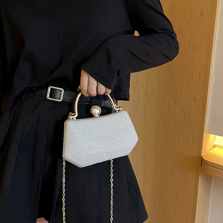 Bolsa de Luxo – Clutch Brilhante com Alça de Corrente