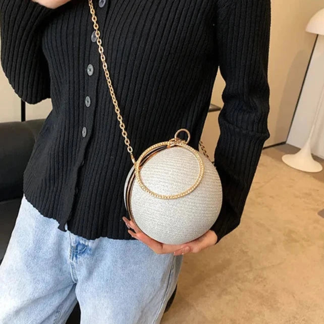 Clutch Redonda com 2 Alças – Bolsa de Tecido Brilhoso com Detalhes Metálicos