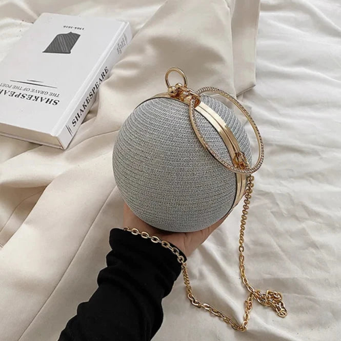 Clutch Redonda com 2 Alças – Bolsa de Tecido Brilhoso com Detalhes Metálicos
