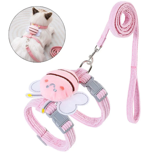 Conjunto Peitoral, Guia e Coleira para Gatos – Modelo Ajustável com Abelha de Pelúcia